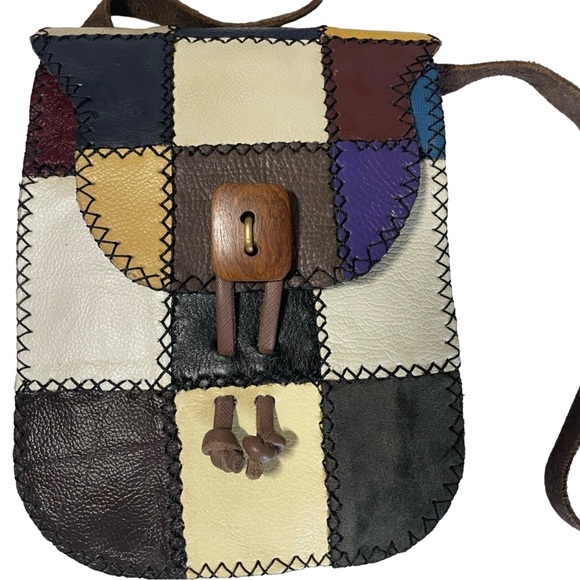 Handcrafted Leather Crossbody Bag - Picture 4 of 16